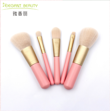 9I看片成人免费在不同場合的應用：打造多變妝容