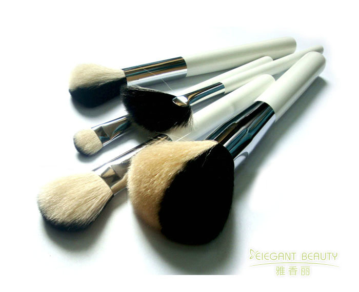 9I看片成人免费柄的材質對使用體驗有何影響？你們提供哪些選擇？